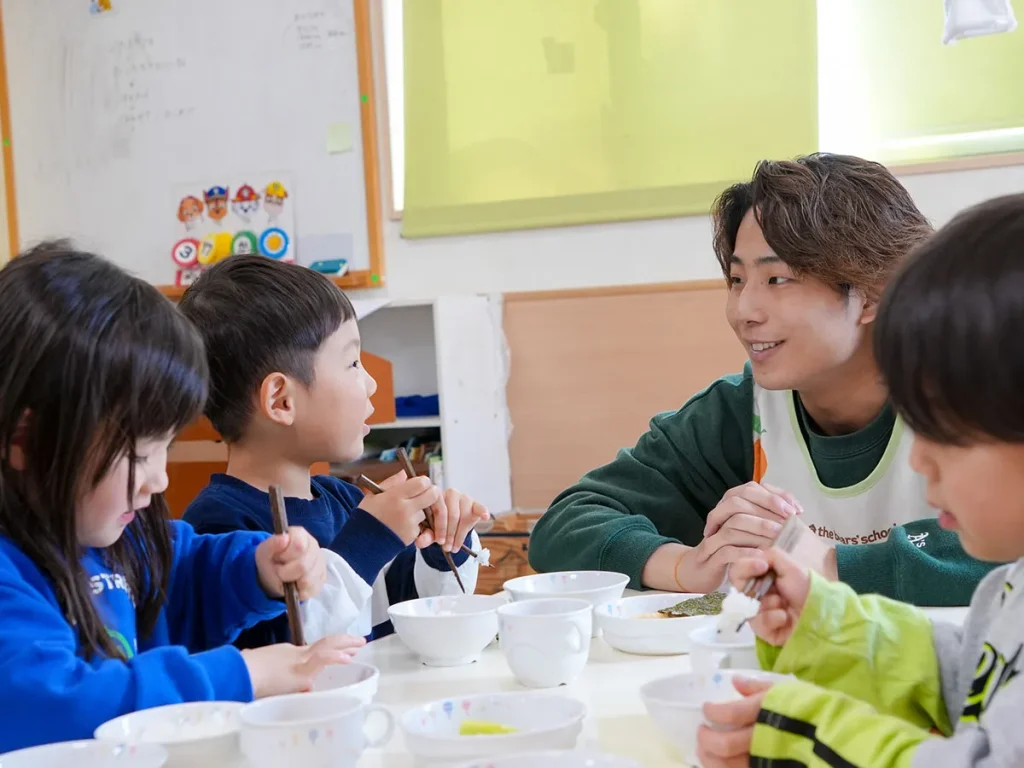 給食時間の先生